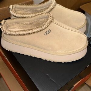 UGG Women's Tan Slip-On Slippers